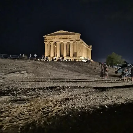 Guarda Che Luna Kır Evi Porto Empedocle